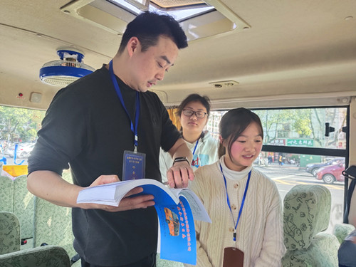 常德市湘北汽車(chē)運(yùn)輸有限公司,常德包車(chē)客運(yùn),常德旅游服務(wù),校車(chē)服務(wù)